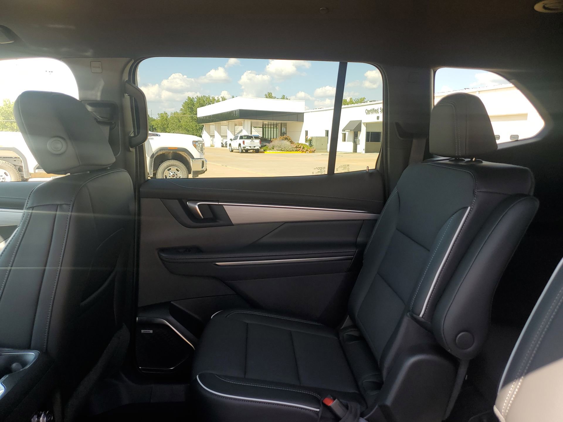 2026 Buick Enclave Preferred - Photo 31