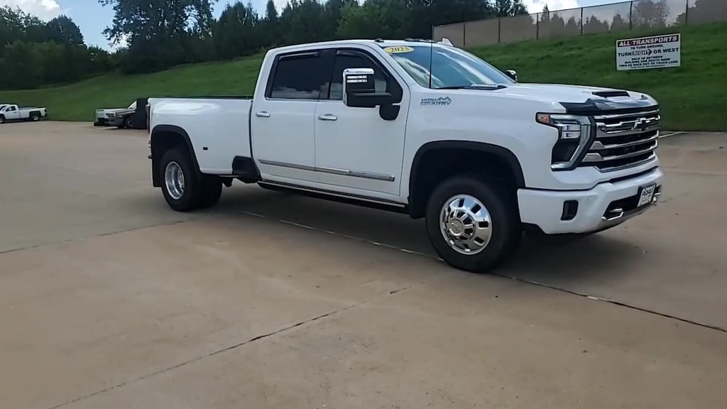 Used 2025 Chevrolet Silverado 3500 HD High Country Truck Crew Cab