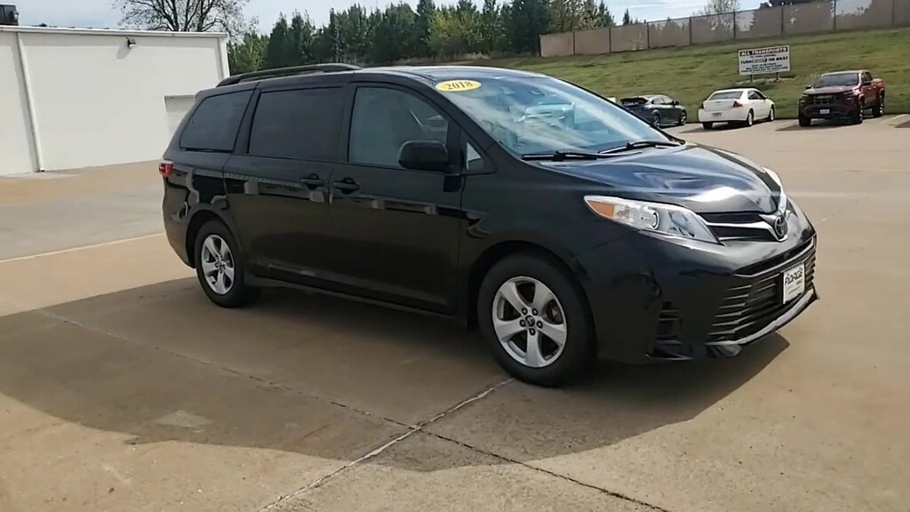 Used 2018 Toyota Sienna LE 8 Passenger Van Passenger Van