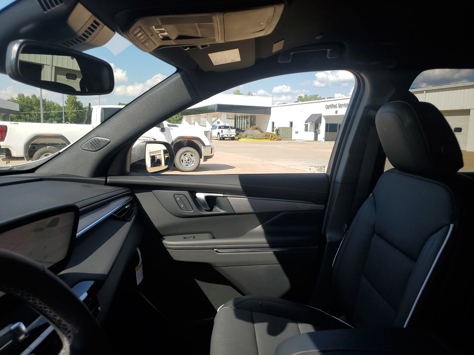 2026 Buick Enclave Preferred - Photo 27