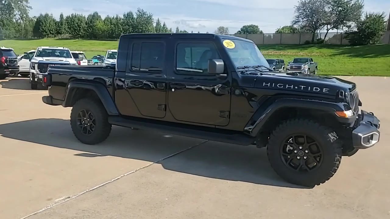 Used 2025 Jeep Gladiator Sport Truck Crew Cab