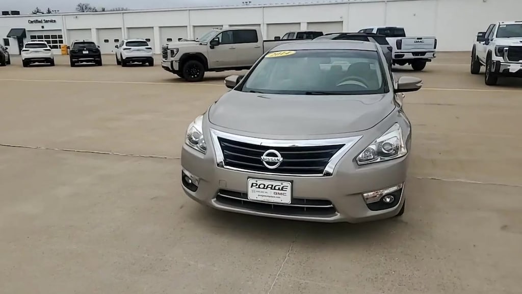 Used 2014 Nissan Altima 2.5 SV Sedan