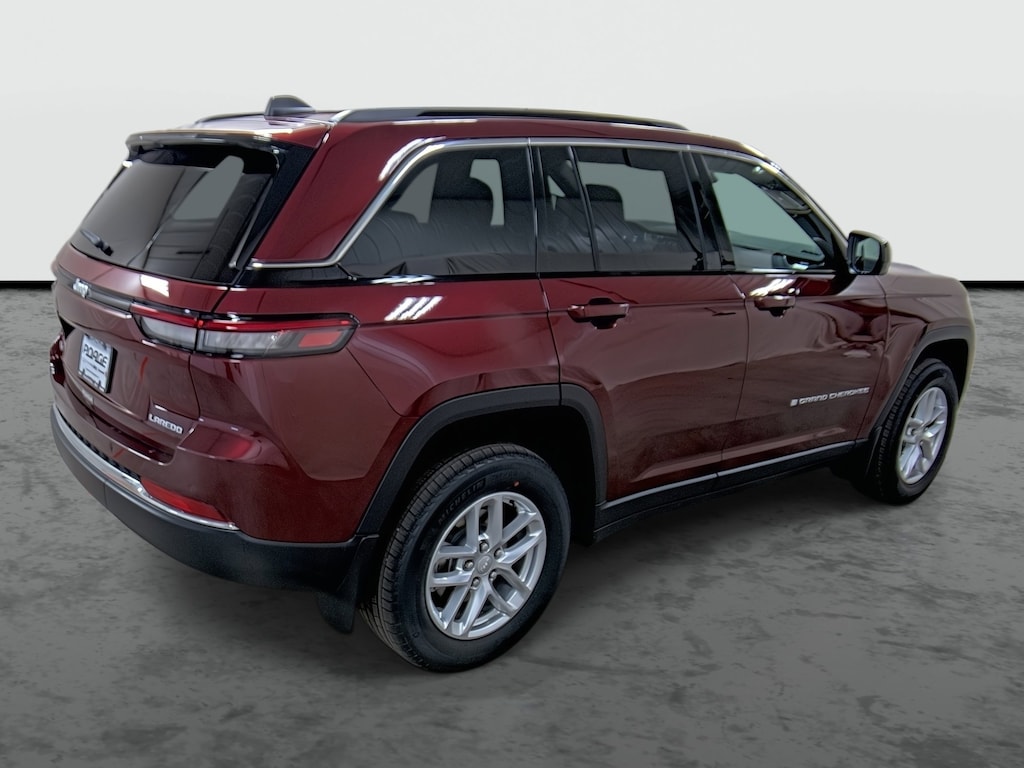 New 2026 Jeep Grand Cherokee LAREDO X 4X4 Sport Utility