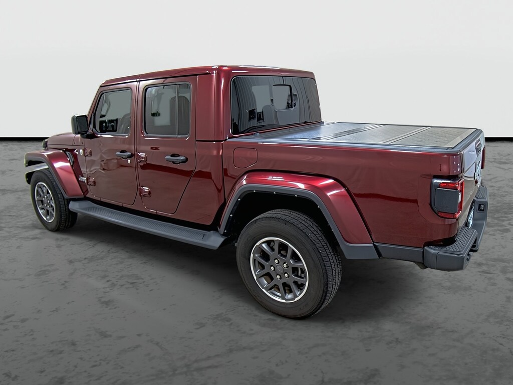 Used 2022 Jeep Gladiator Overland Truck
