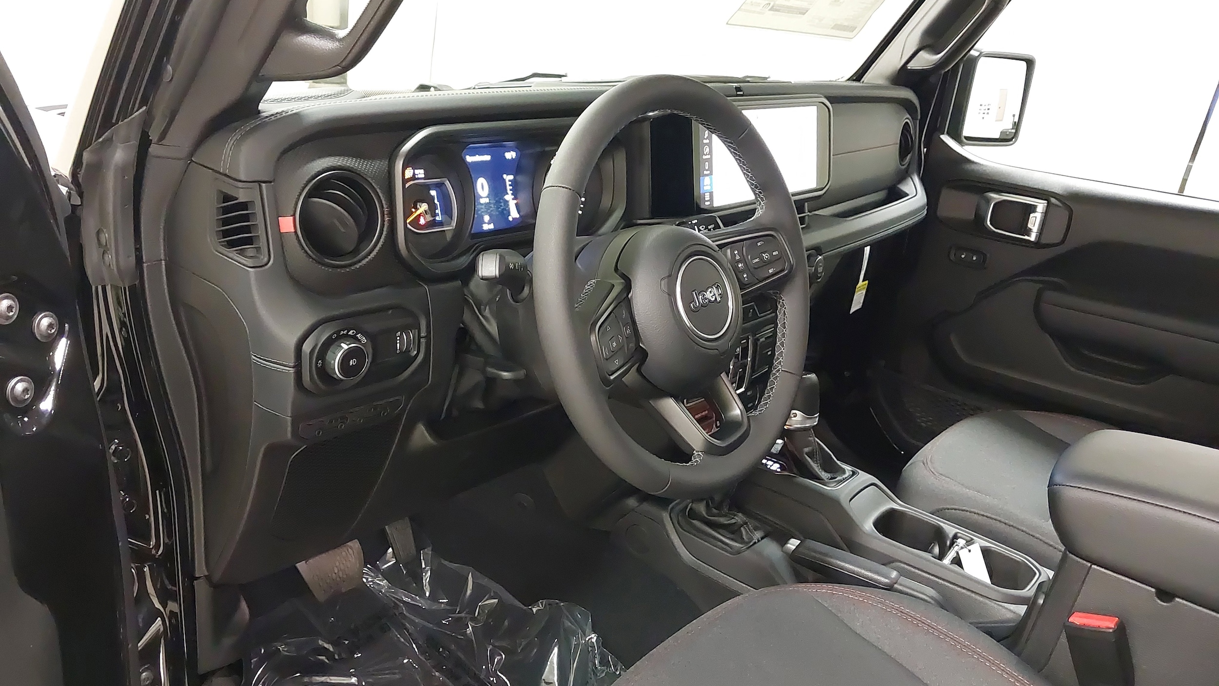 2025 Jeep Wrangler 4-Door Rubicon - Photo 17