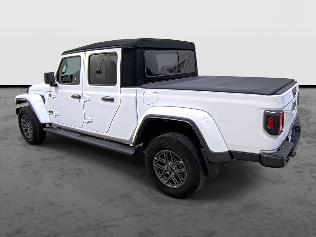 Used 2024 Jeep Gladiator Sport S Truck