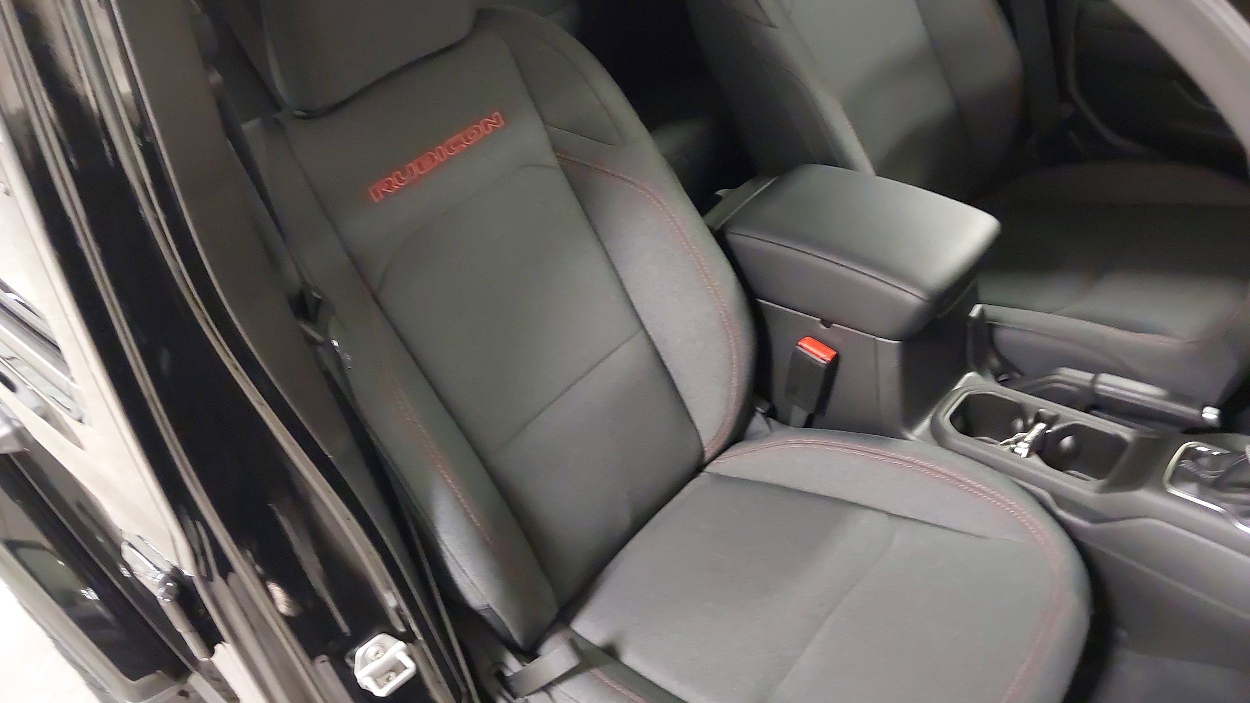 2025 Jeep Wrangler 4-Door Rubicon - Photo 28