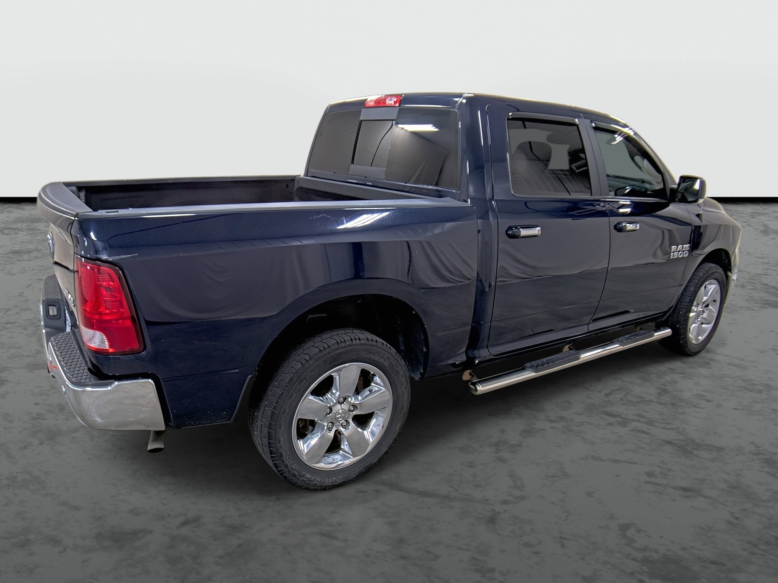 2018 Ram 1500 SLT photo 3