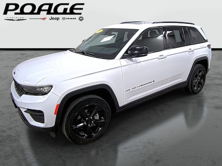 Featured Used 2023 Jeep Grand Cherokee Altitude SUV for Sale in Hannibal, MO