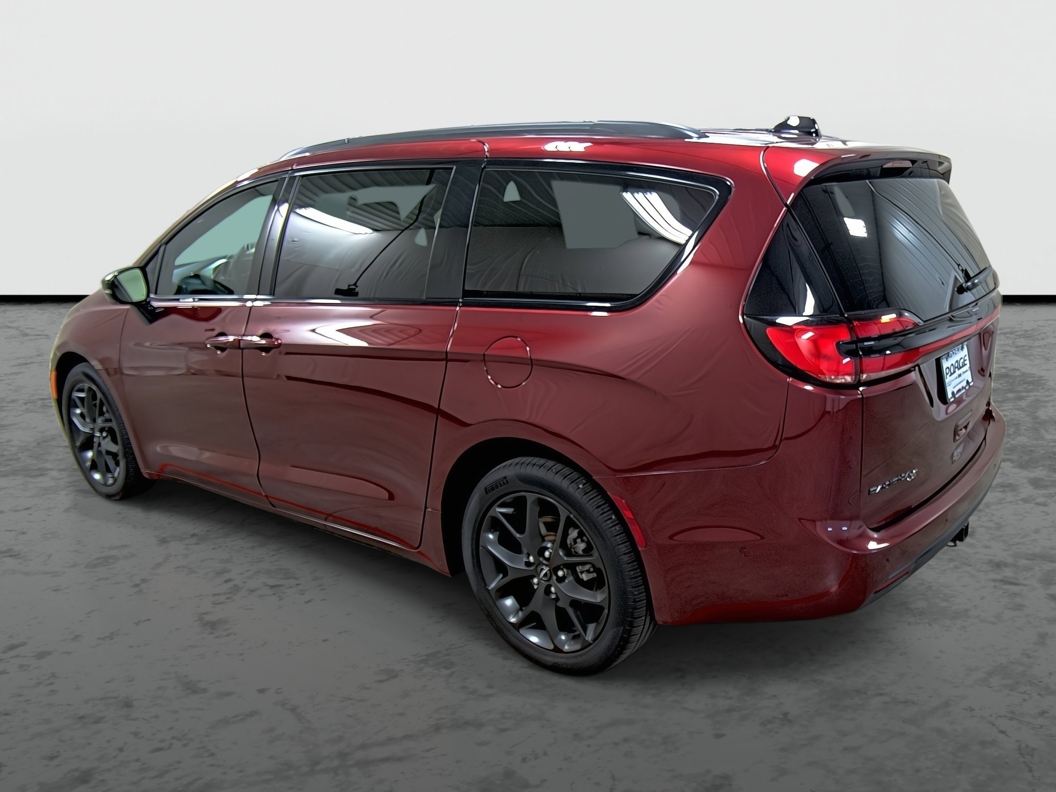 Used 2023 Chrysler Pacifica Limited with VIN 2C4RC1GG5PR593555 for sale in Hannibal, MO