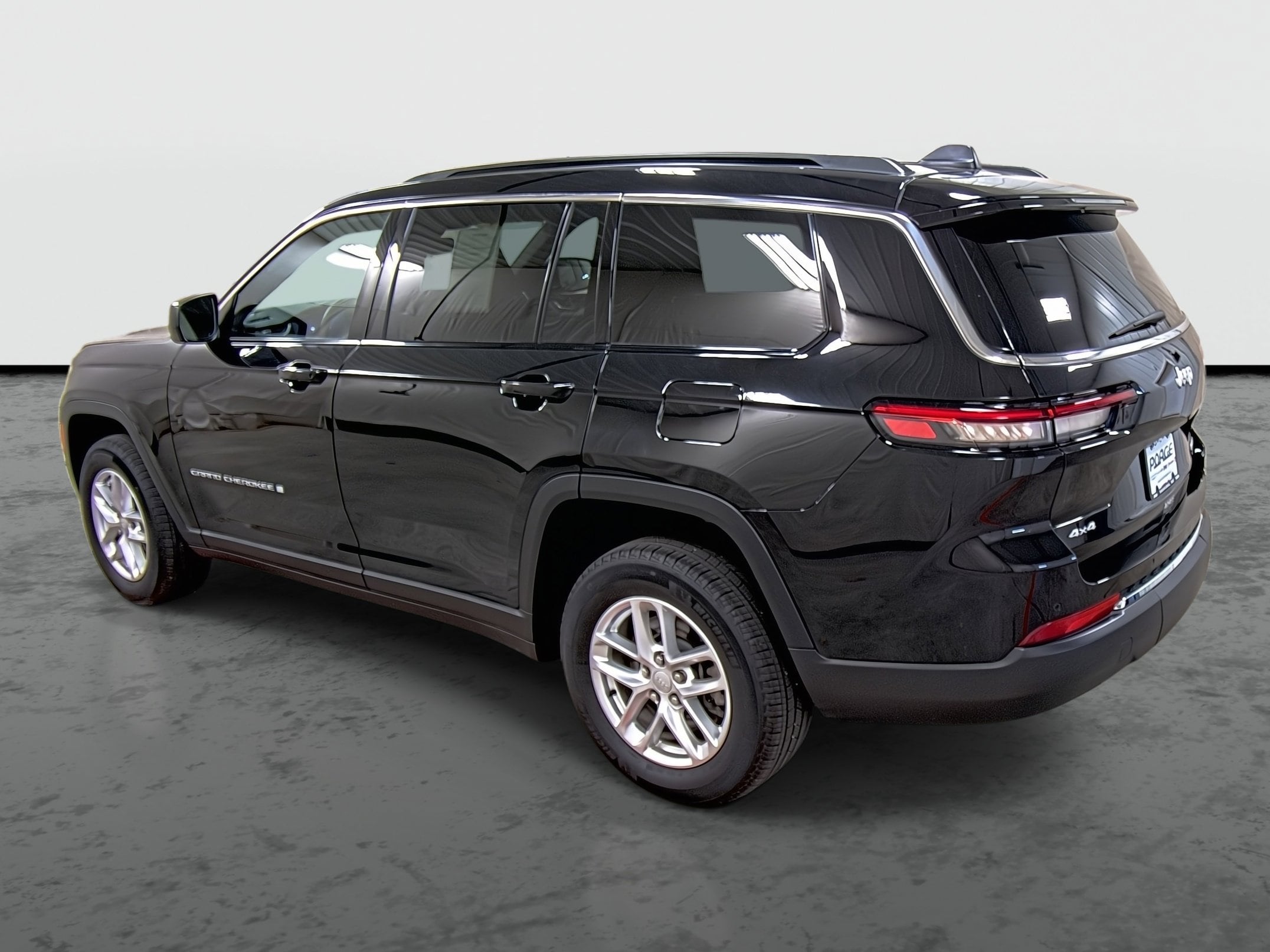Used 2024 Jeep Grand Cherokee L Laredo with VIN 1C4RJKAG4R8559979 for sale in Hannibal, MO