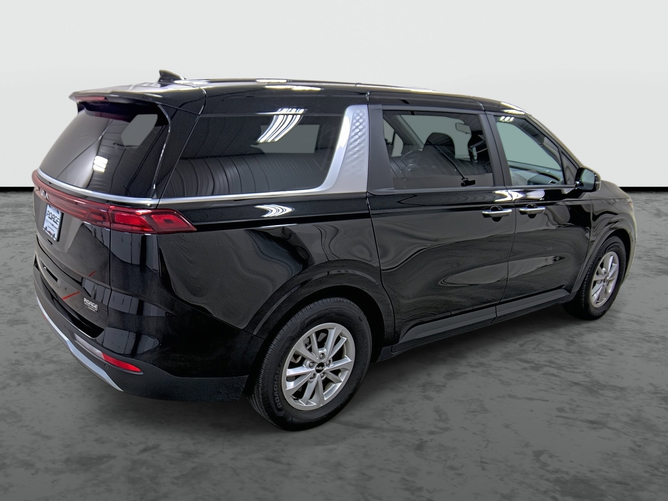 2024 Kia Carnival LX photo 4