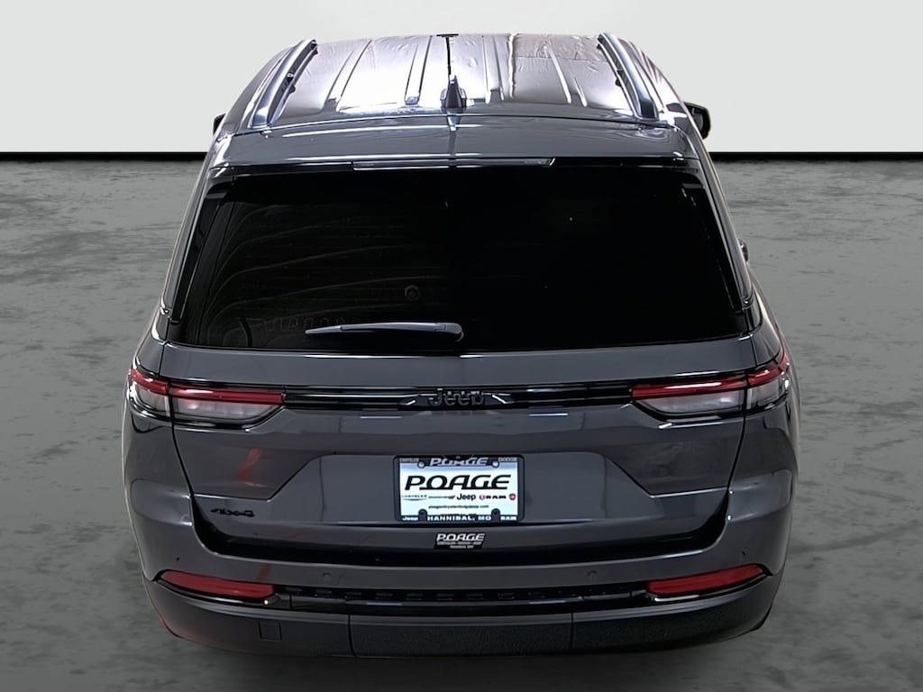 Used 2023 Jeep Grand Cherokee Altitude SUV