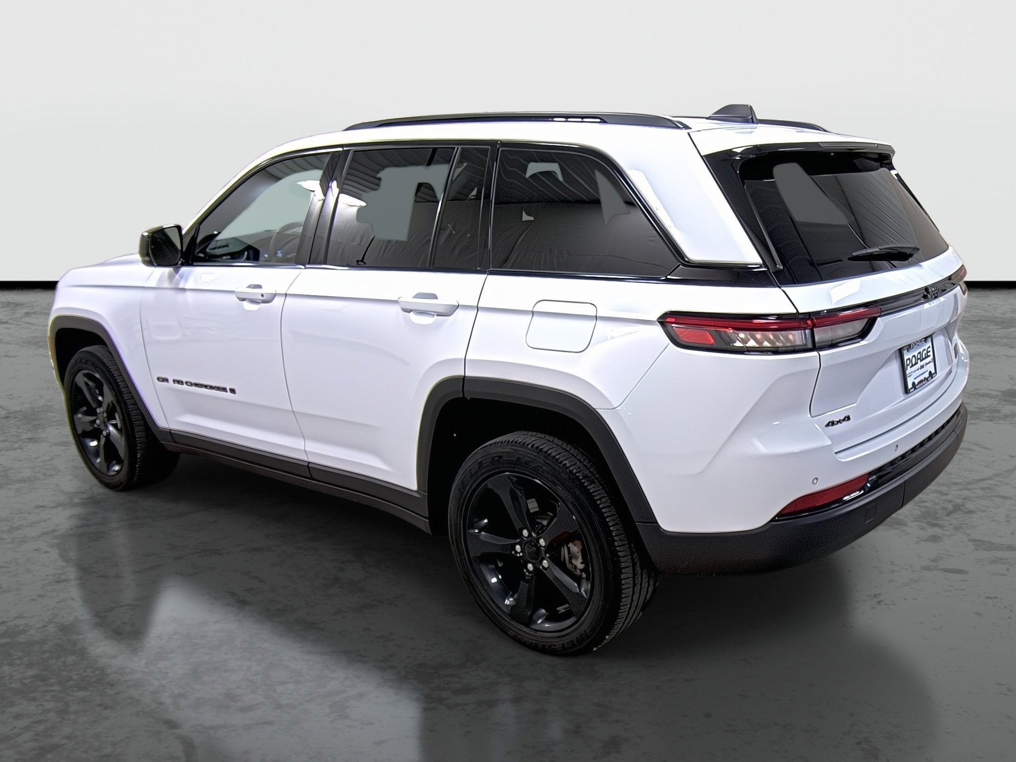 Used 2023 Jeep Grand Cherokee Altitude with VIN 1C4RJHAG0PC522344 for sale in Hannibal, MO