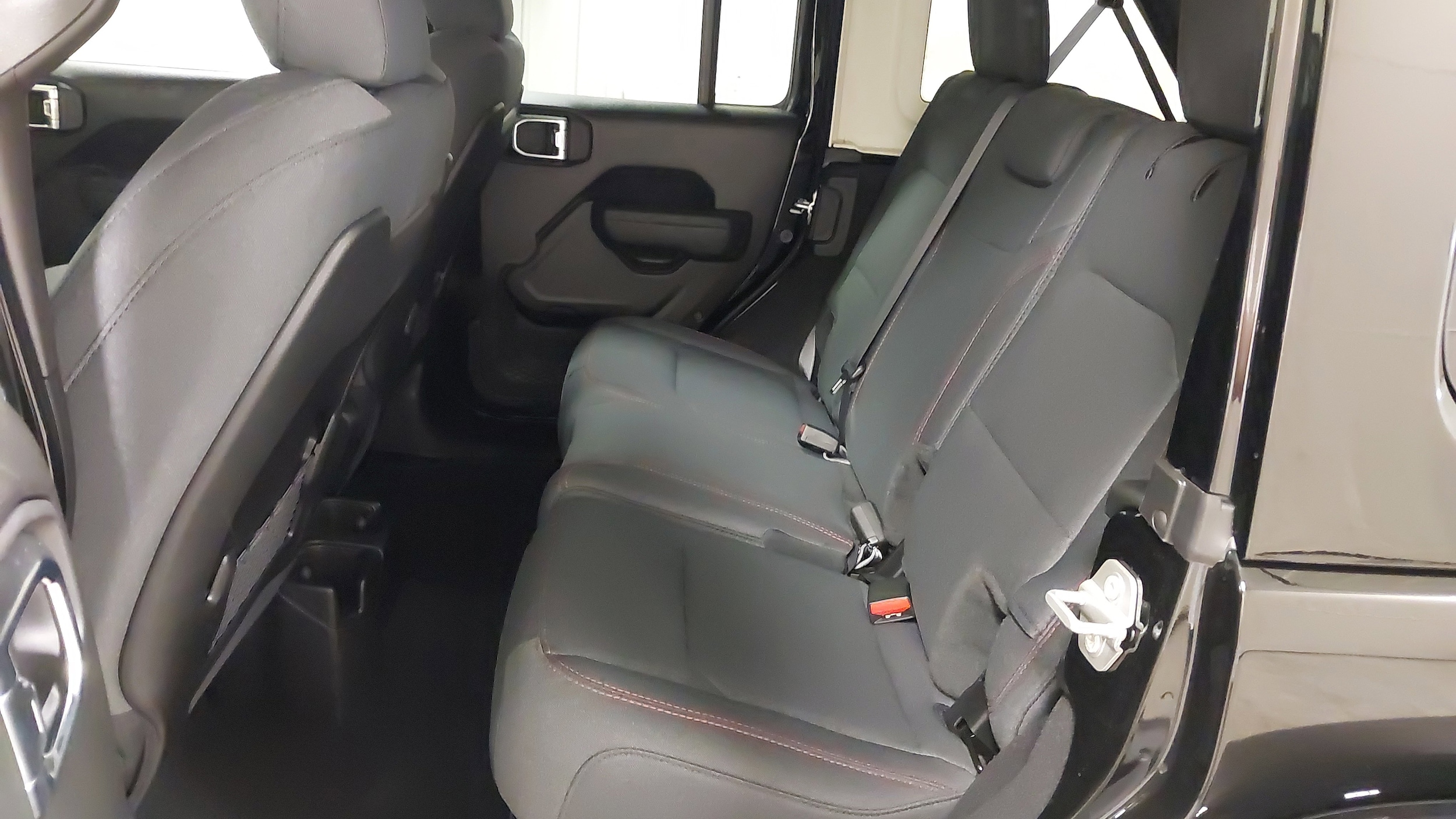 2025 Jeep Wrangler 4-Door Rubicon - Photo 37