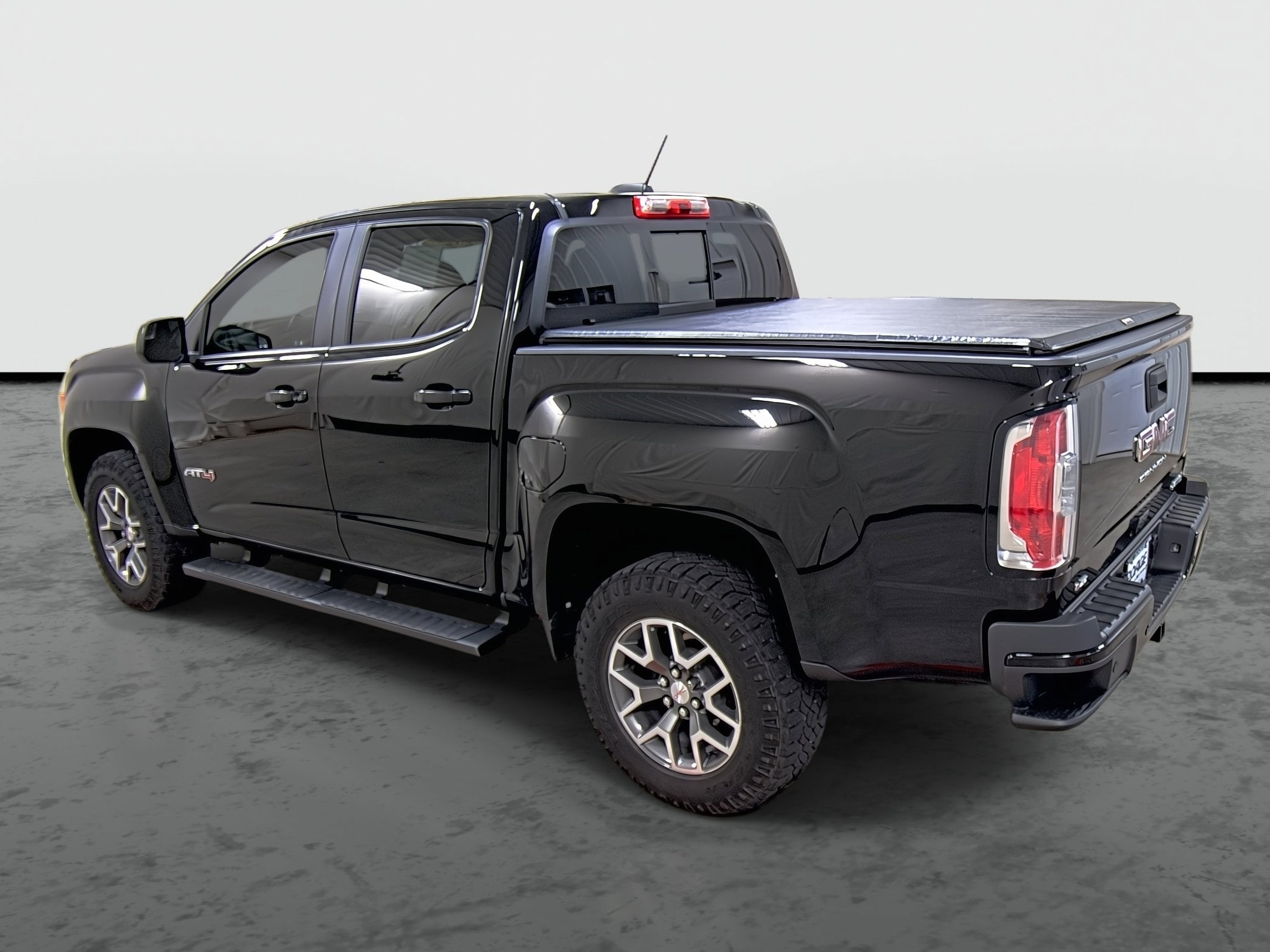 Used 2022 GMC Canyon AT4 with VIN 1GTG6FEN1N1142458 for sale in Hannibal, MO