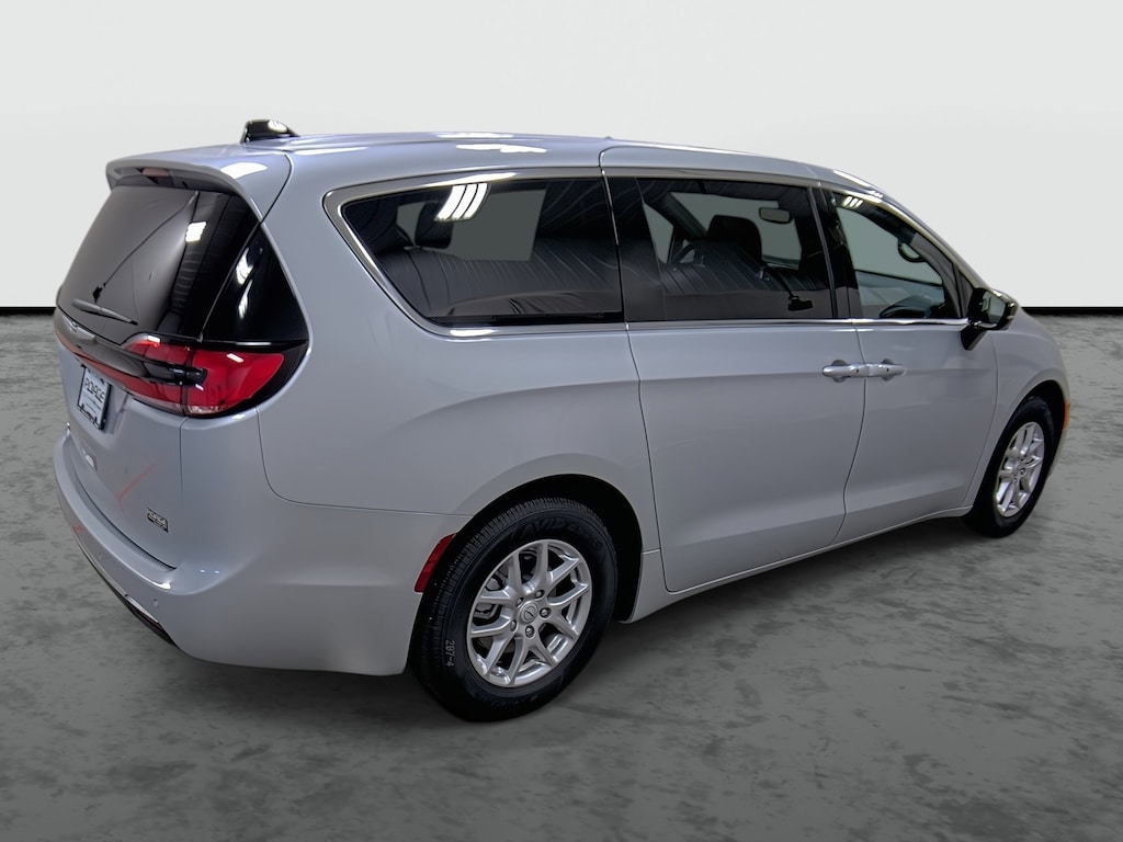 New 2026 Chrysler Pacifica SELECT Passenger Van