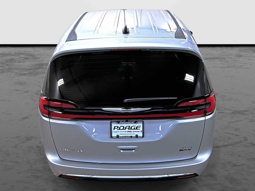 New 2026 Chrysler Pacifica SELECT Passenger Van