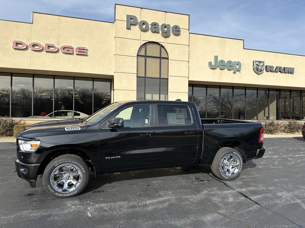 New 2024 Ram 1500 BIG HORN CREW CAB 4X4 5'7 BOX For Sale in Hannibal