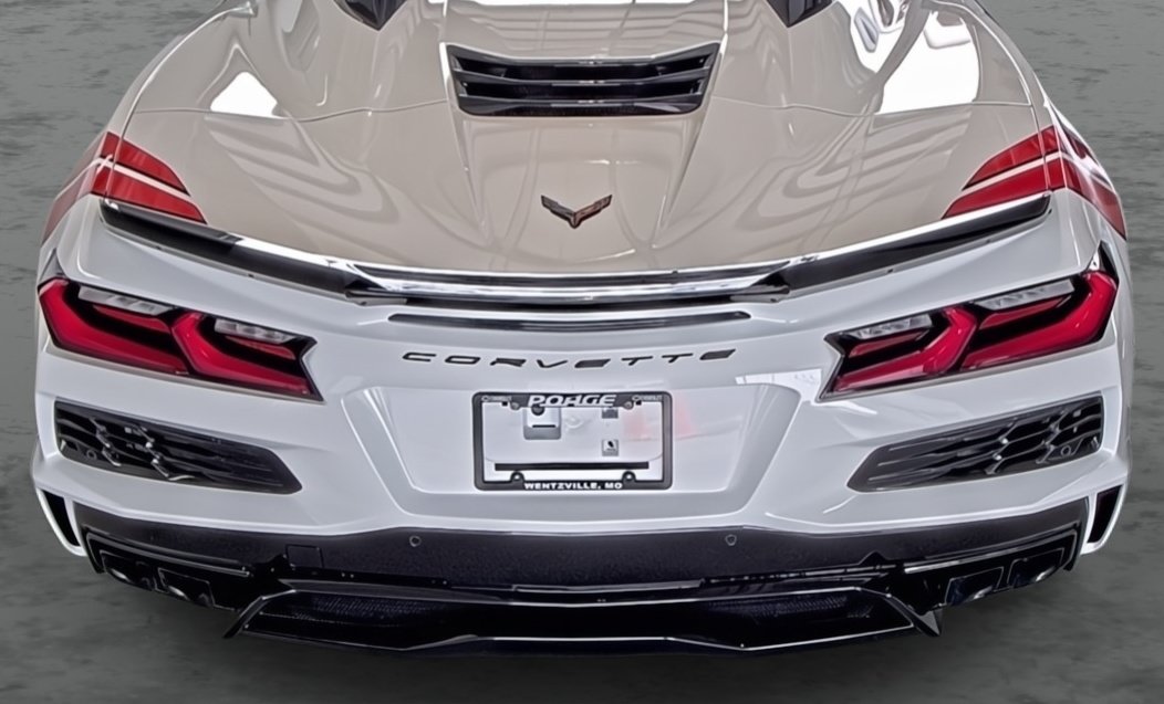 2027 Chevrolet Corvette 2LT - Photo 11