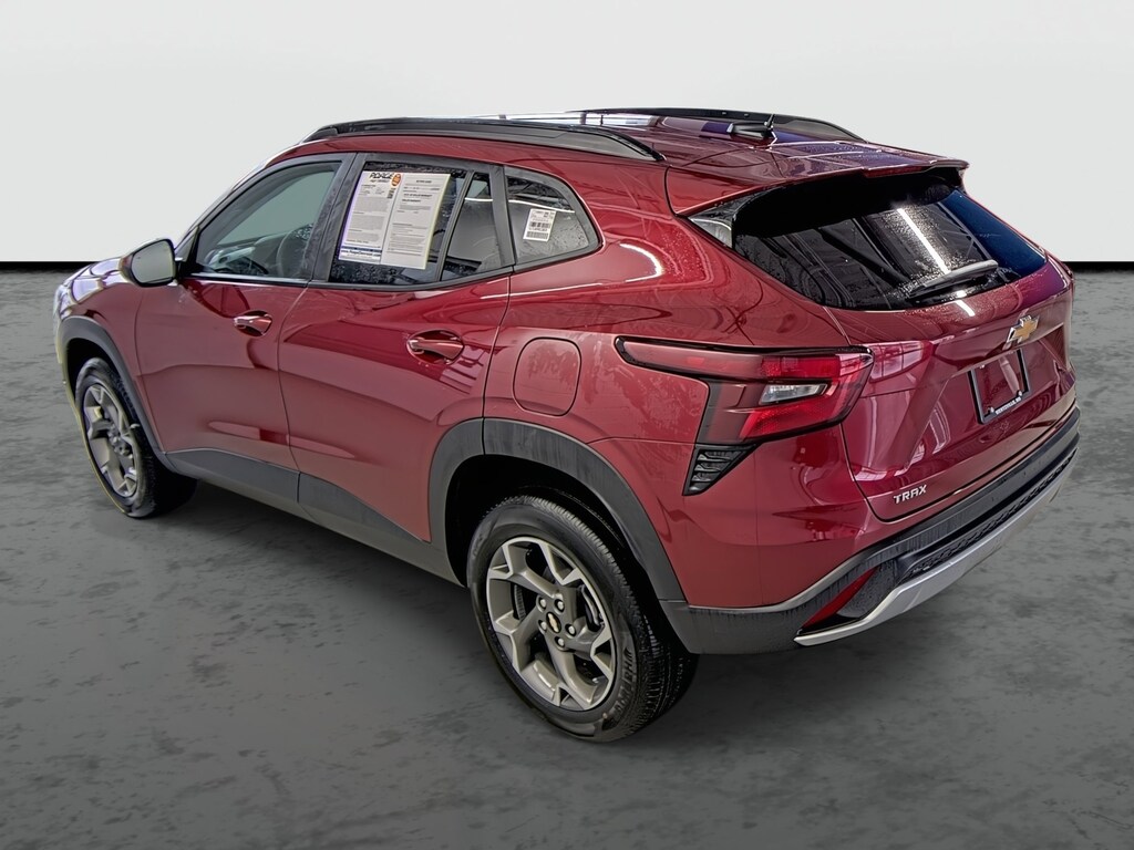 Used 2025 Chevrolet Trax LT SUV