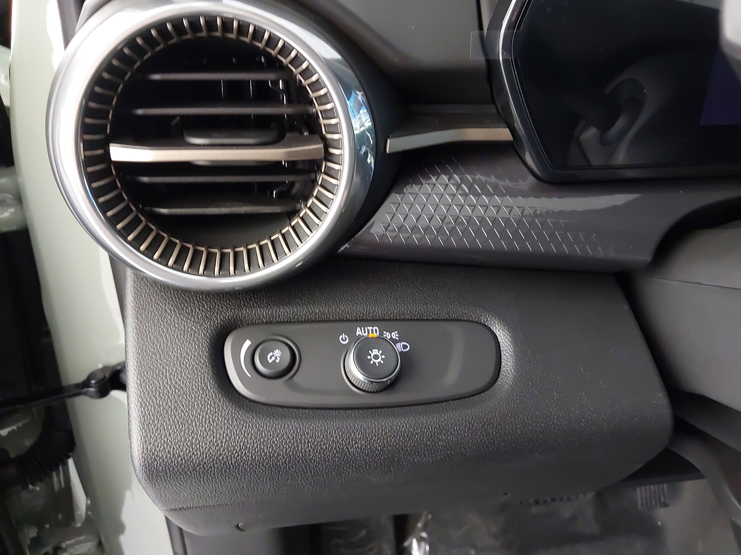 2026 Chevrolet Trax Activ - Photo 23