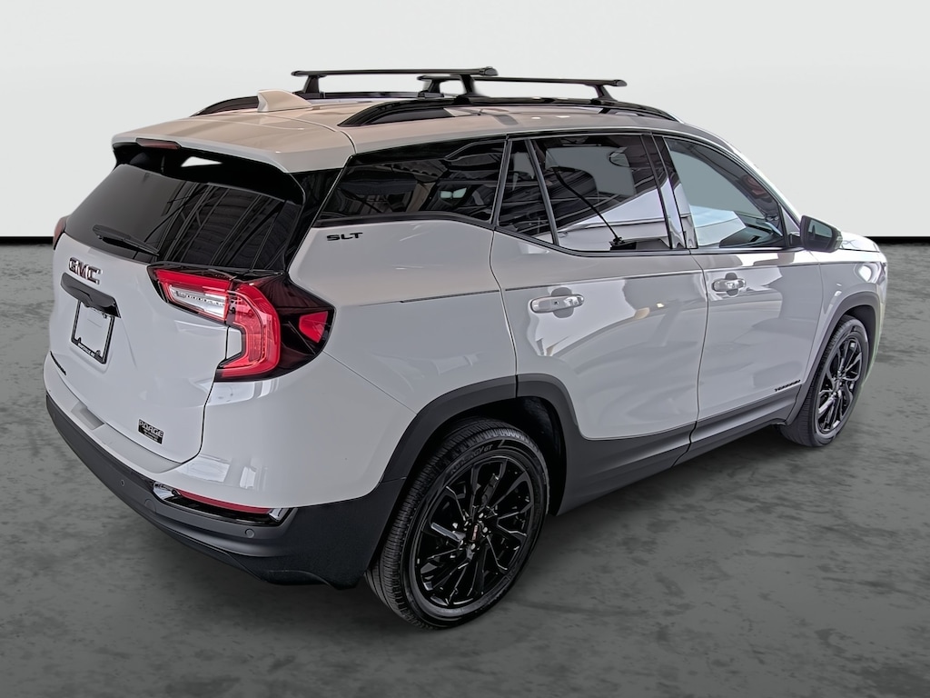 Used 2024 GMC Terrain SLT SUV