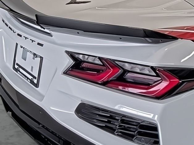 2027 Chevrolet Corvette 2LT - Photo 13