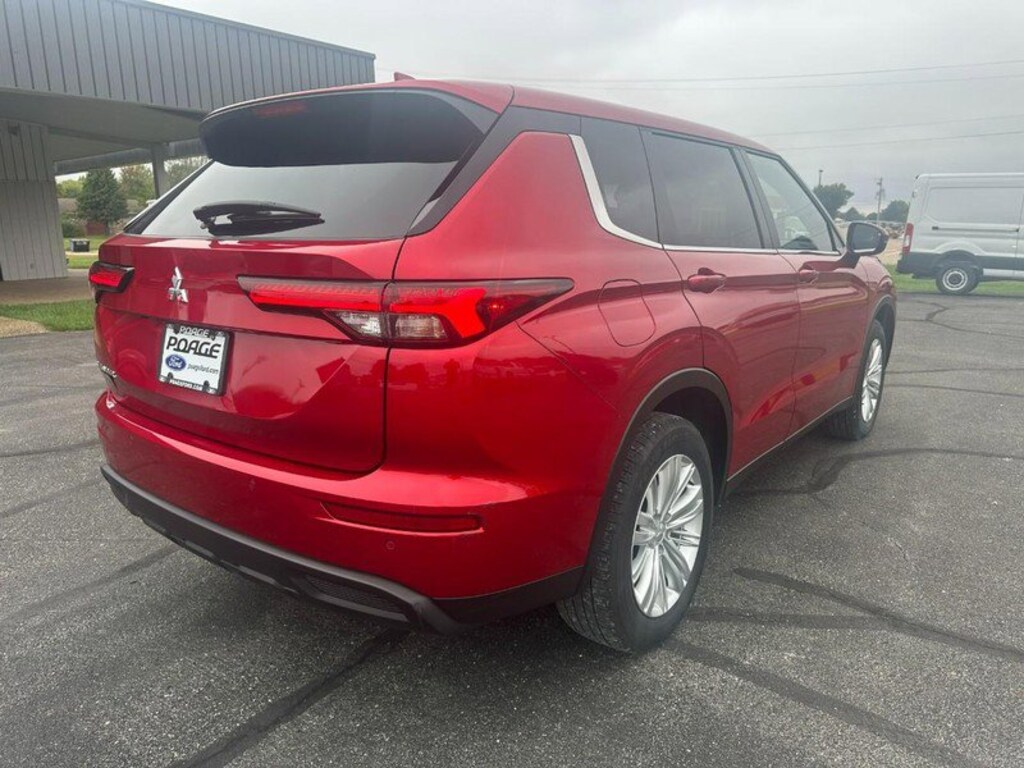 Used 2024 Mitsubishi Outlander ES SUV