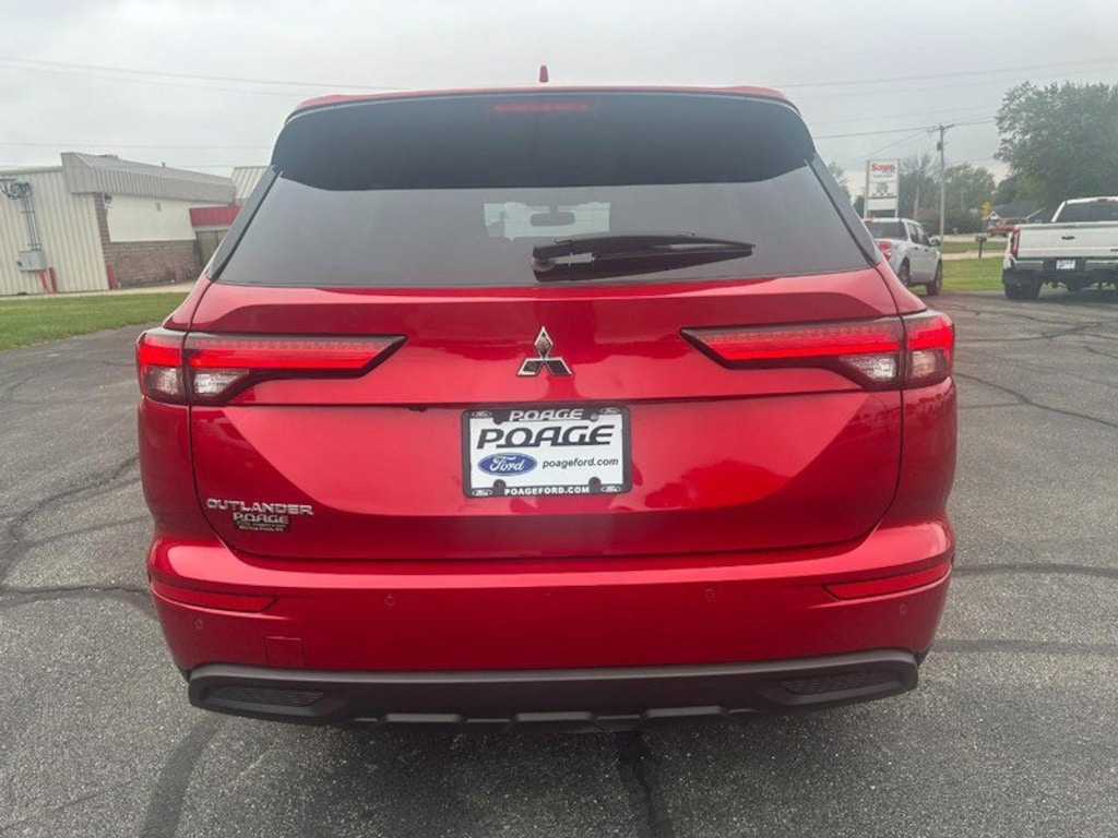Used 2024 Mitsubishi Outlander ES SUV