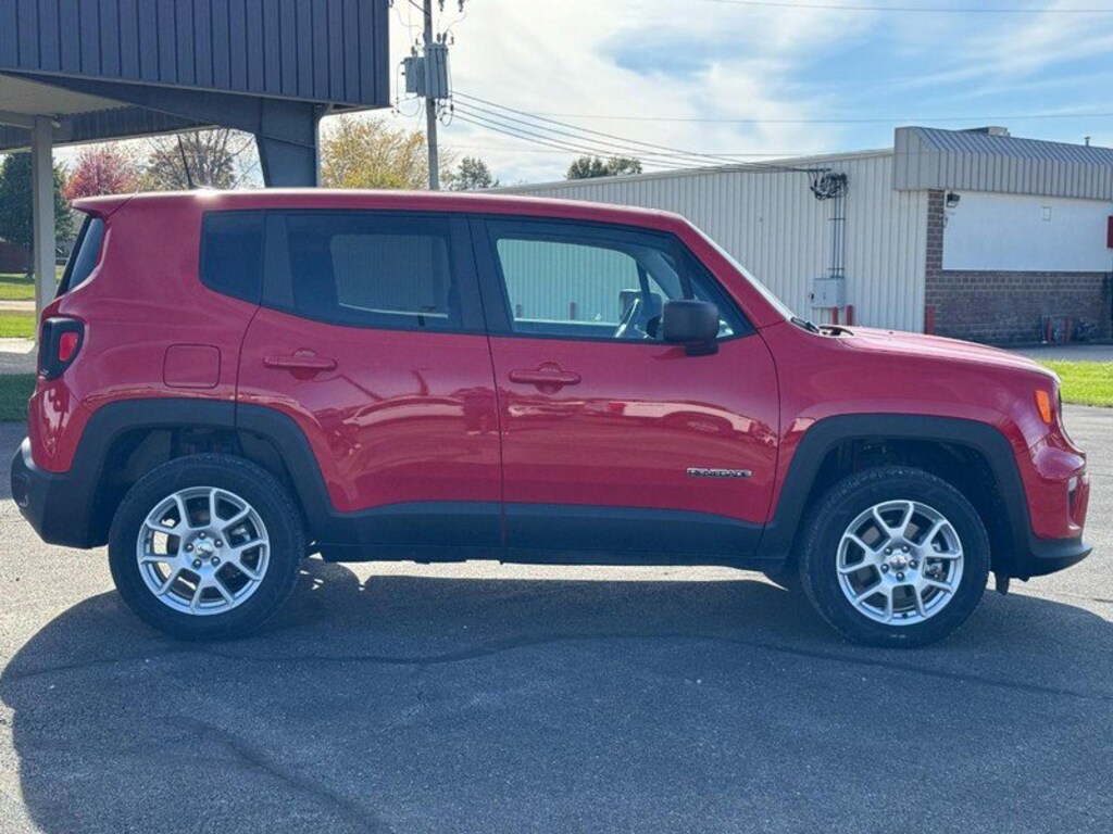 Used 2023 Jeep Renegade Latitude SUV