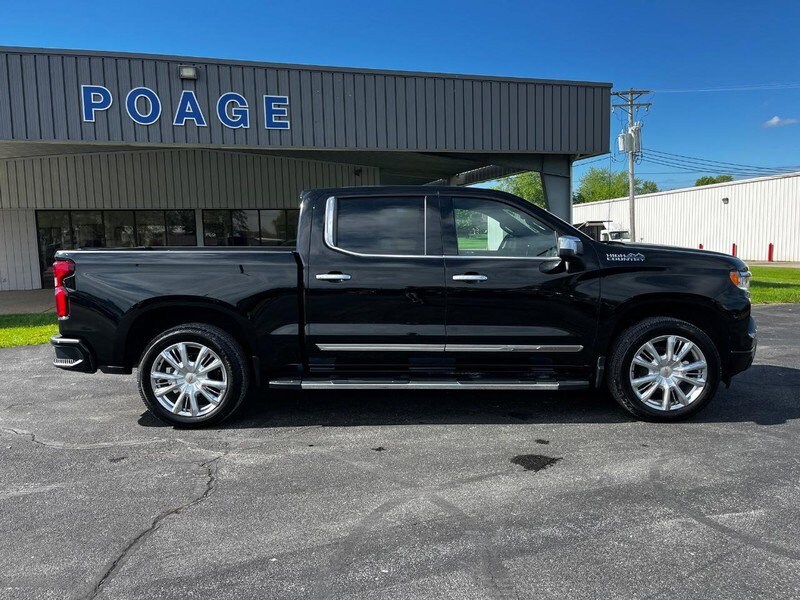 Used 2022 Chevrolet Silverado 1500 High Country with VIN 2GCUDJED4N1514792 for sale in Bowling Green, MO