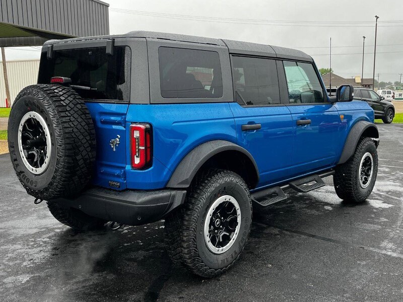 2024 Ford Bronco Badlands photo 3