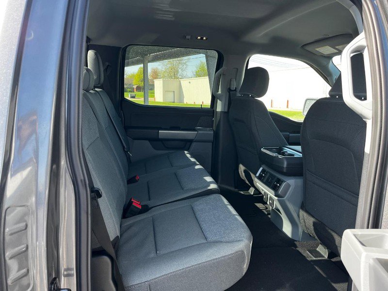 2025 Ford F-150 XLT photo 4