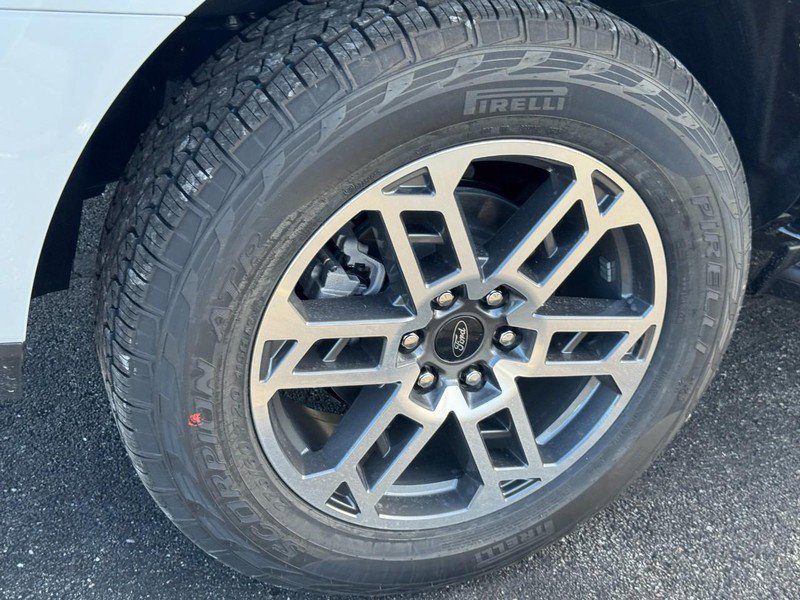 2025 Ford Expedition MAX photo 4