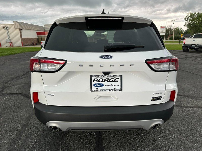 2022 Ford Escape SE photo 3