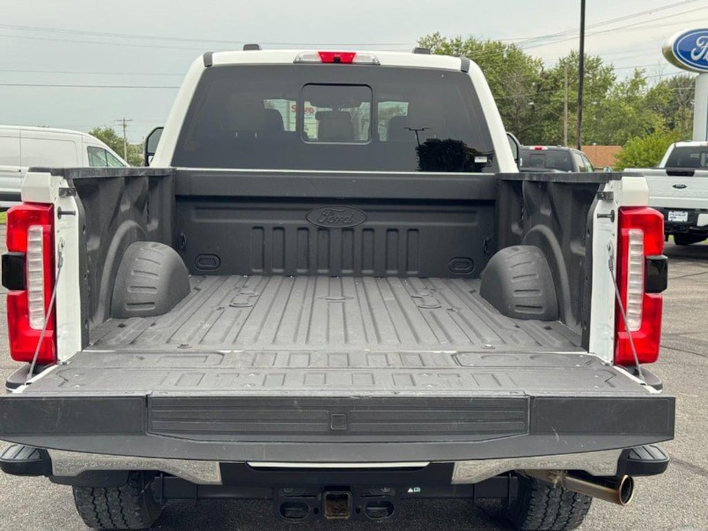 Used 2024 Ford Super Duty F-350 SRW Lariat Truck