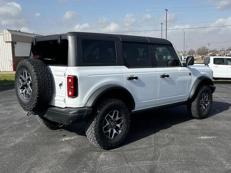 2023 Ford Bronco Badlands photo 3
