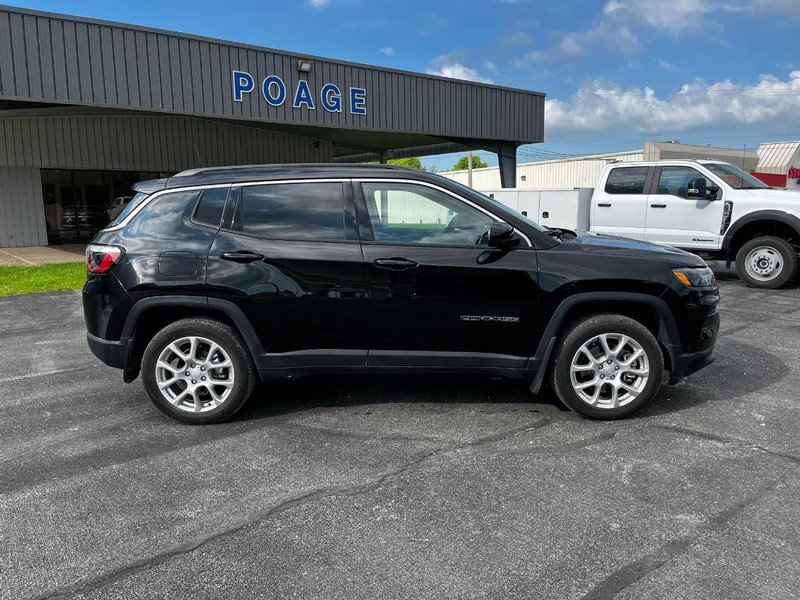 Used 2023 Jeep Compass Latitude Lux with VIN 3C4NJDFNXPT524587 for sale in Bowling Green, MO
