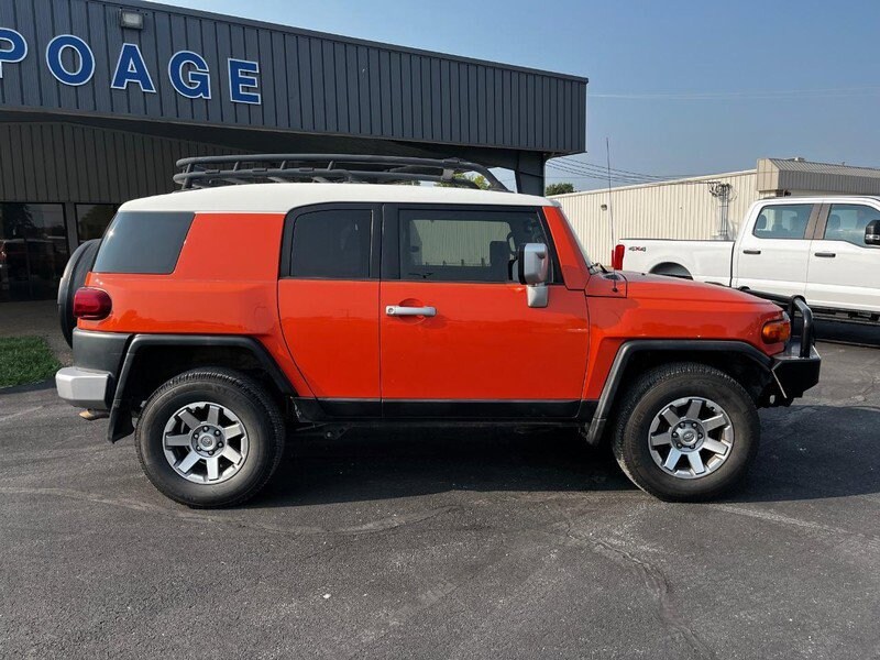 Used 2014 Toyota FJ Cruiser Base with VIN JTEBU4BF4EK188809 for sale in Bowling Green, MO