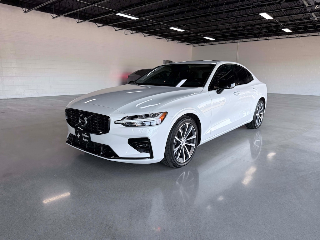 Used 2022 Volvo S60 B5 Momentum Sedan