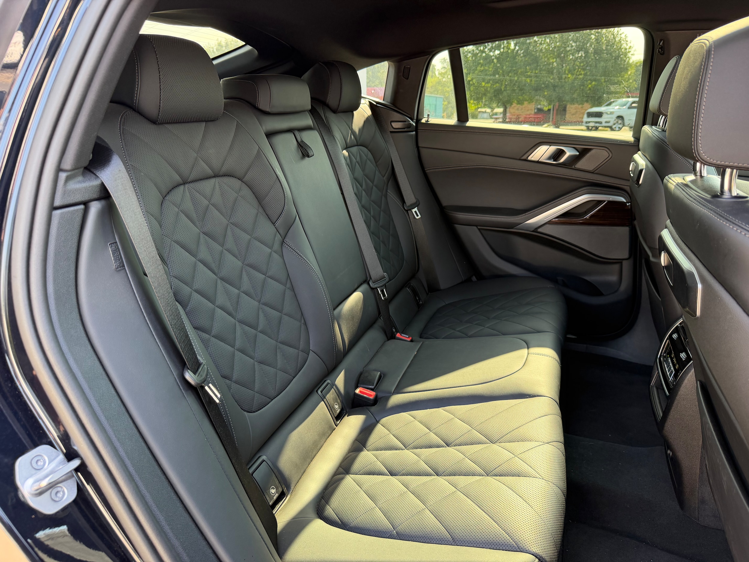 2025 BMW X6 40i - Photo 12