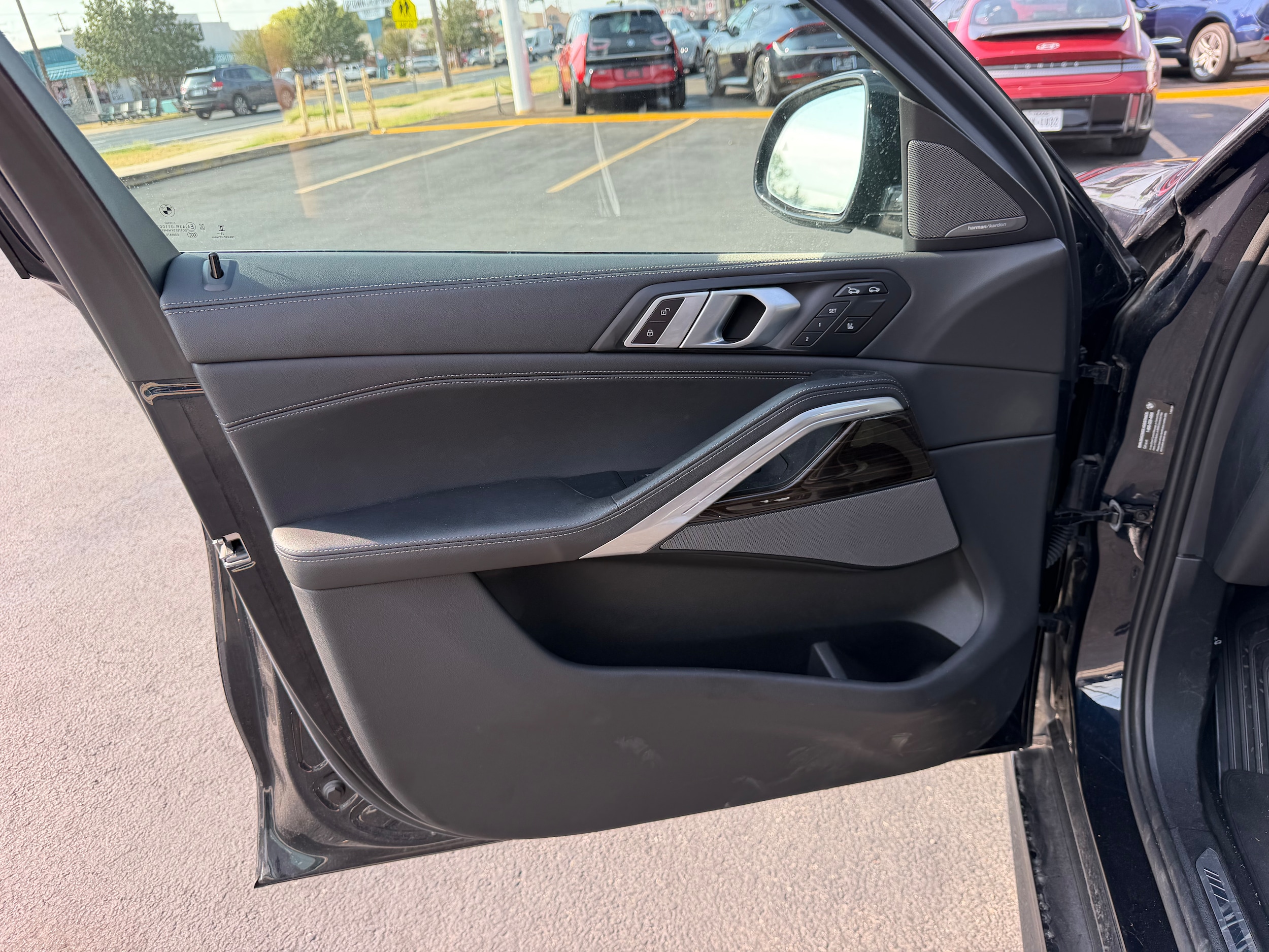 2025 BMW X6 40i - Photo 22