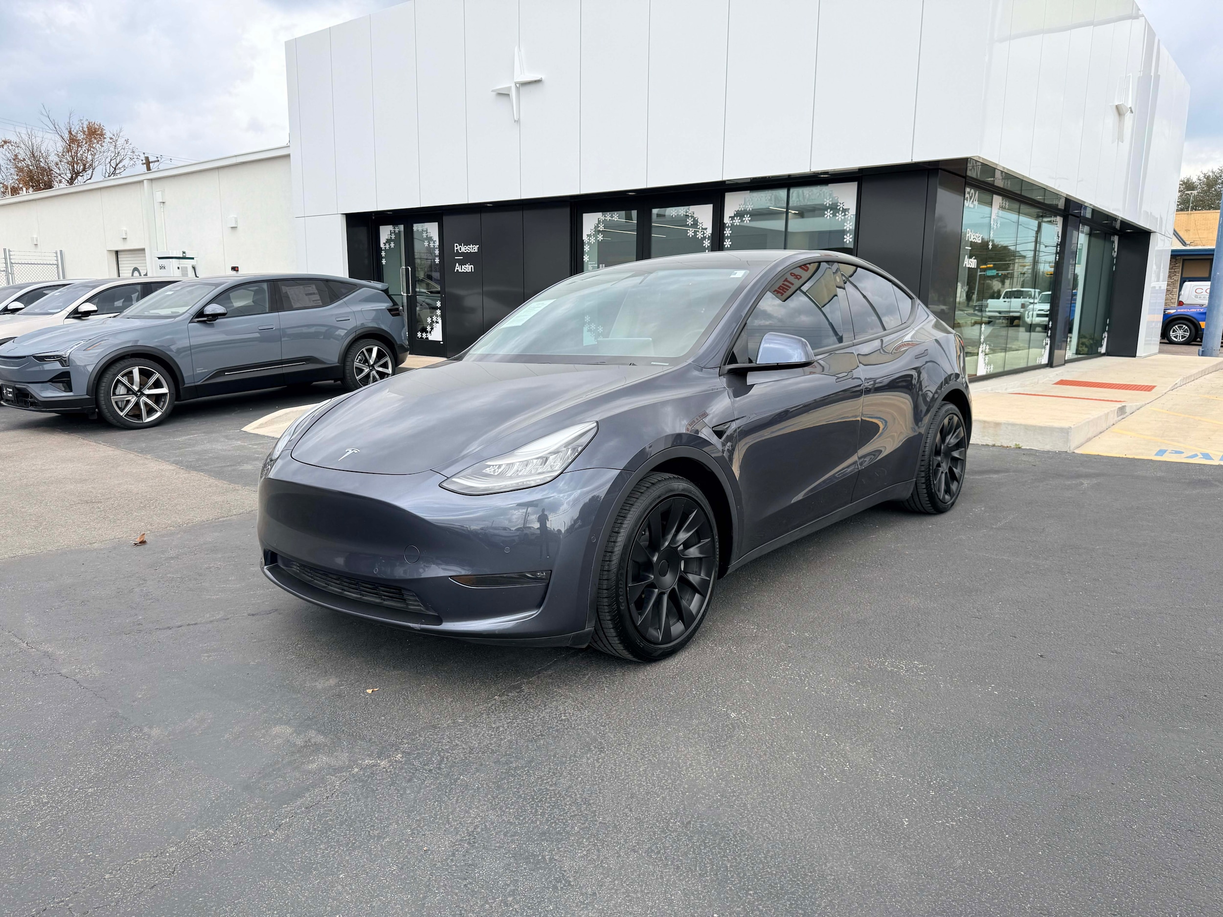 Used 2021 Tesla Model Y Long Range with VIN 5YJYGDEE1MF067255 for sale in Austin, TX