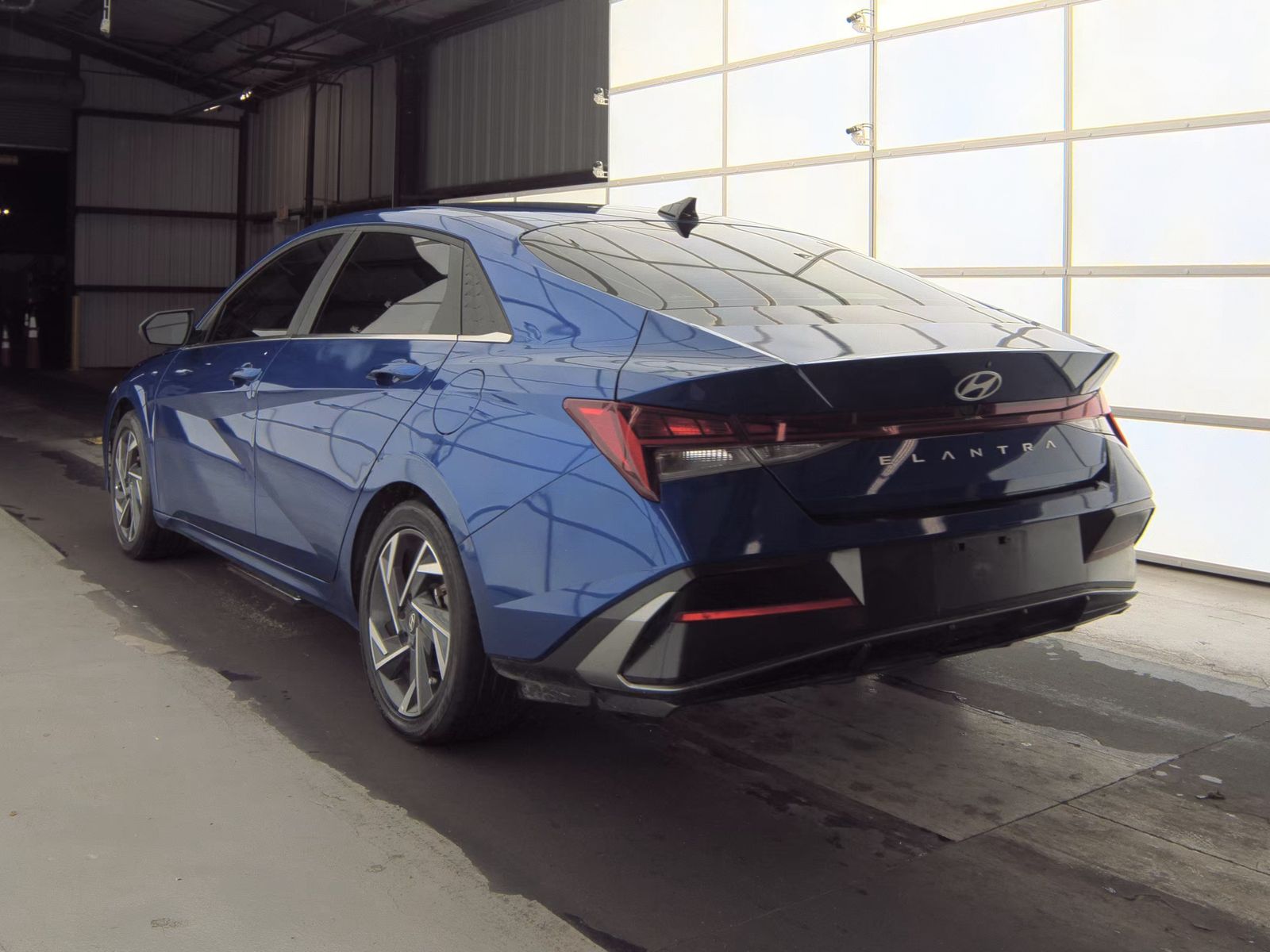 2025 Hyundai Elantra SEL Convenience photo 4