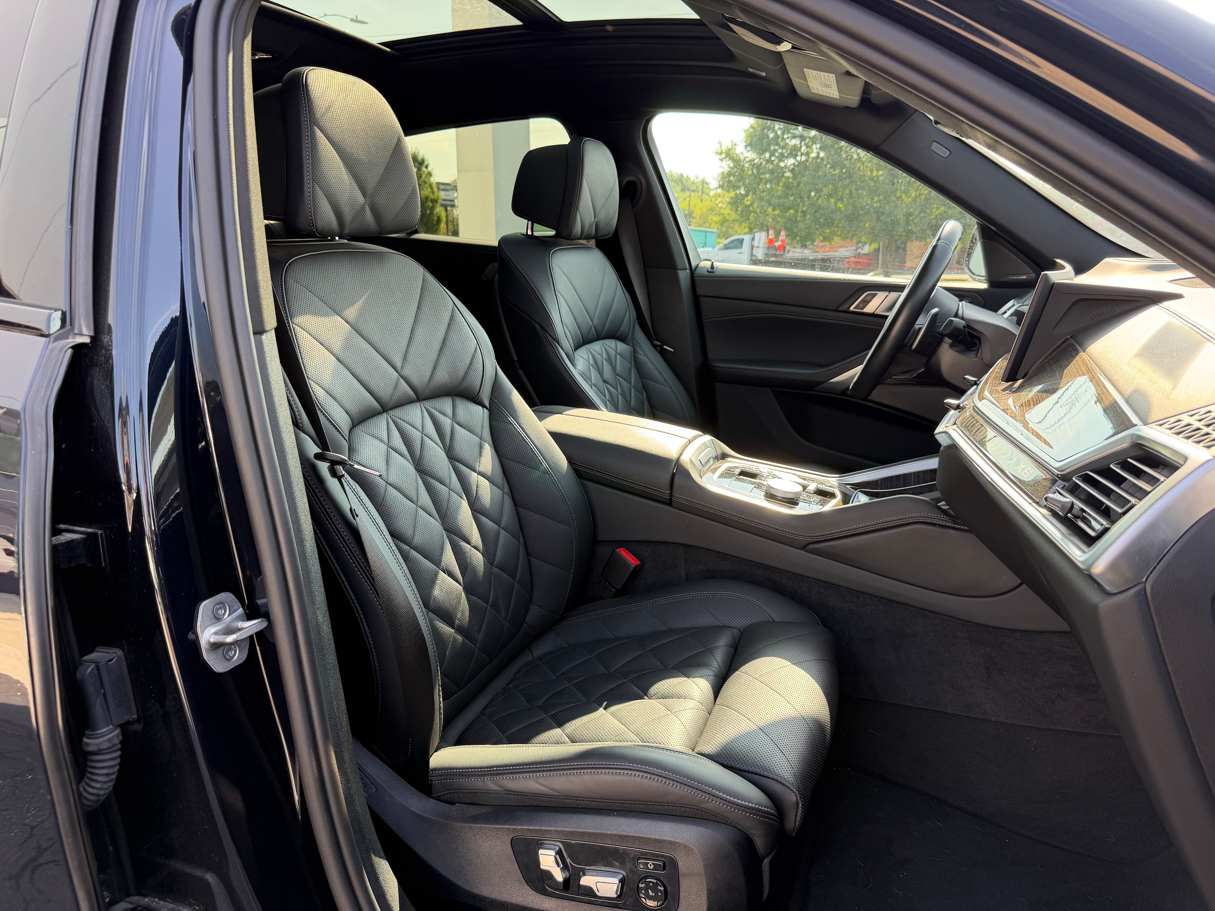 2025 BMW X6 40i - Photo 10