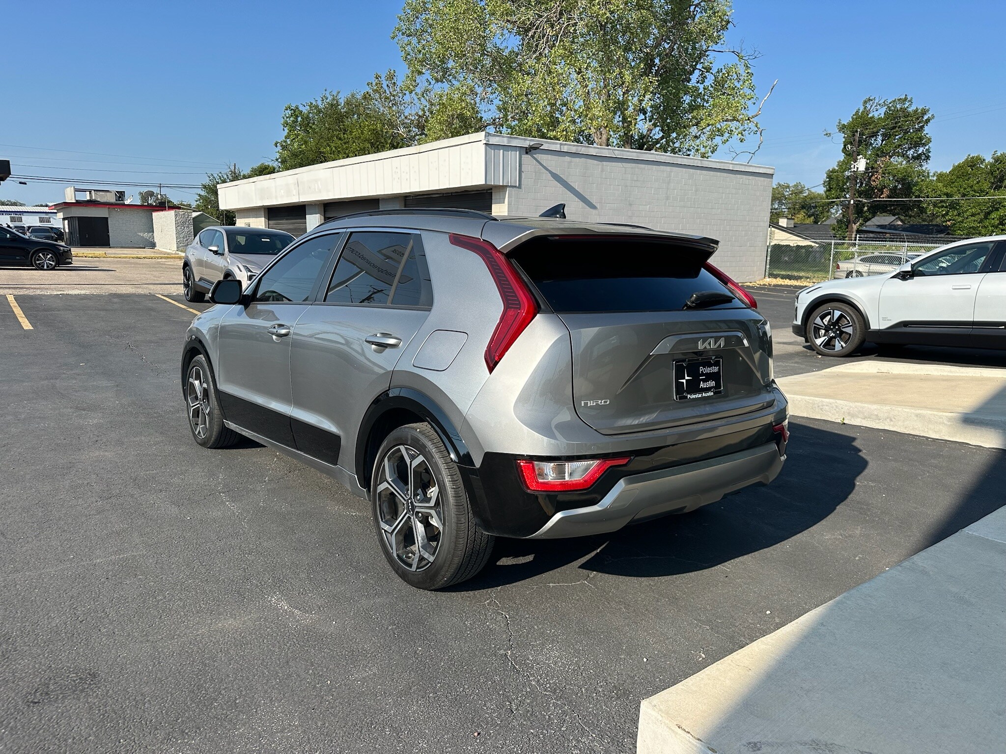 2023 Kia Niro EX Touring photo 4