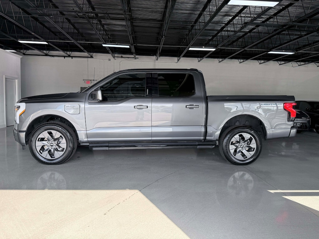 Used 2023 Ford F-150 Lightning Standard Range Lariat Super Crew
