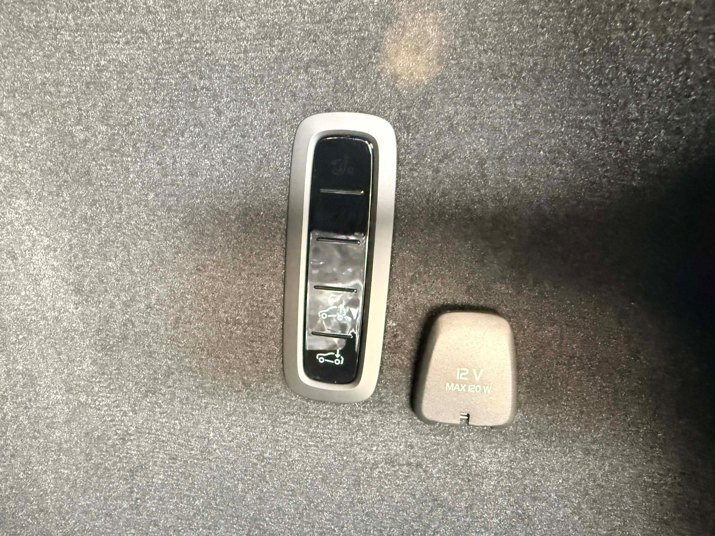 2025 Polestar 3 - Photo 27