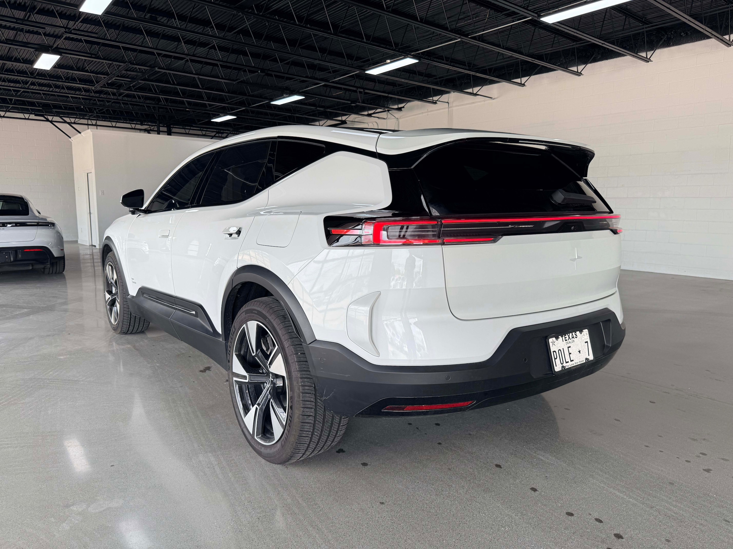 View vehicle photo 4